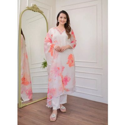White Kurta Suit - Pink Flower Wisper - Mocna